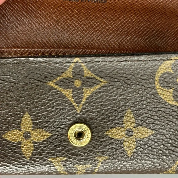 14 Louis Vuitton Brown Monogram Leather 4 Key Holder Case